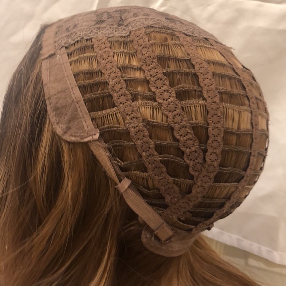Wig. Adjustable lace inside. NWOT - Picture 8 of 10